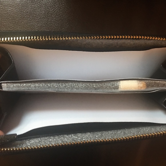 Disney Coach Snow White Tote And Wallet - Picture 5 of 8